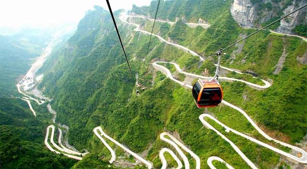 張家界、袁家界、天子山、十里畫廊、金鞭溪、土司城、天門山、鳳凰古城喜樂四日游